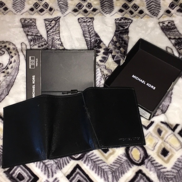 Michael Kors Walet - Picture 4 of 6